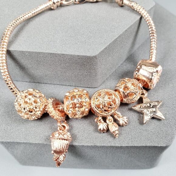 Brand New Rosegold Top Fashion Charms Bracelet - Picture 4 of 9